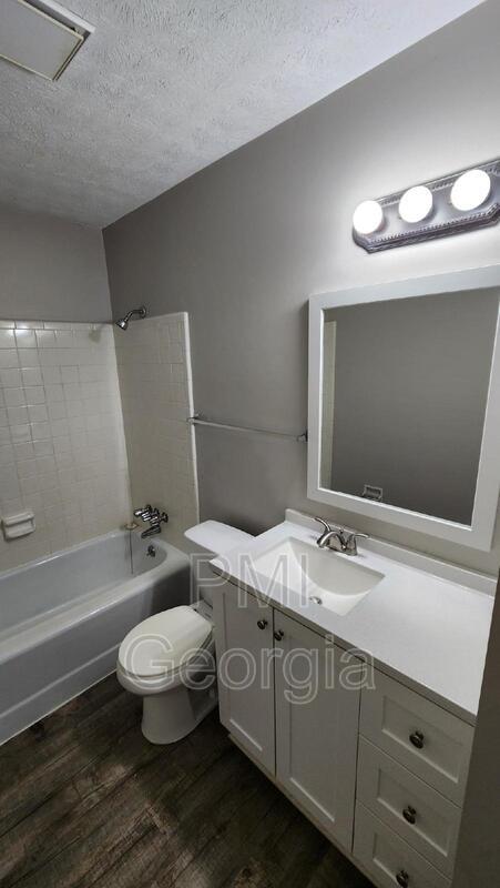 Building Photo - 806 Wilson Cir SW