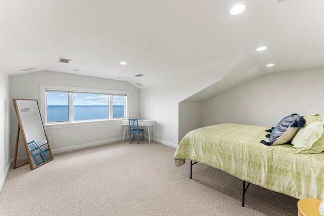 Building Photo - 64 Cliffside Dr