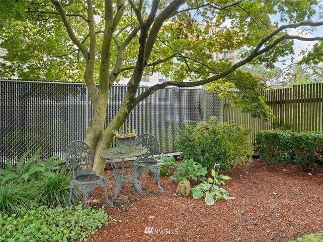 Building Photo - Charming 3-Bedroom Home with Fresh Updates