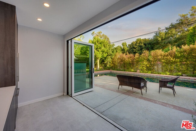 Building Photo - 507 N Arden Dr