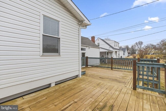 Building Photo - 9117 Smith Ave