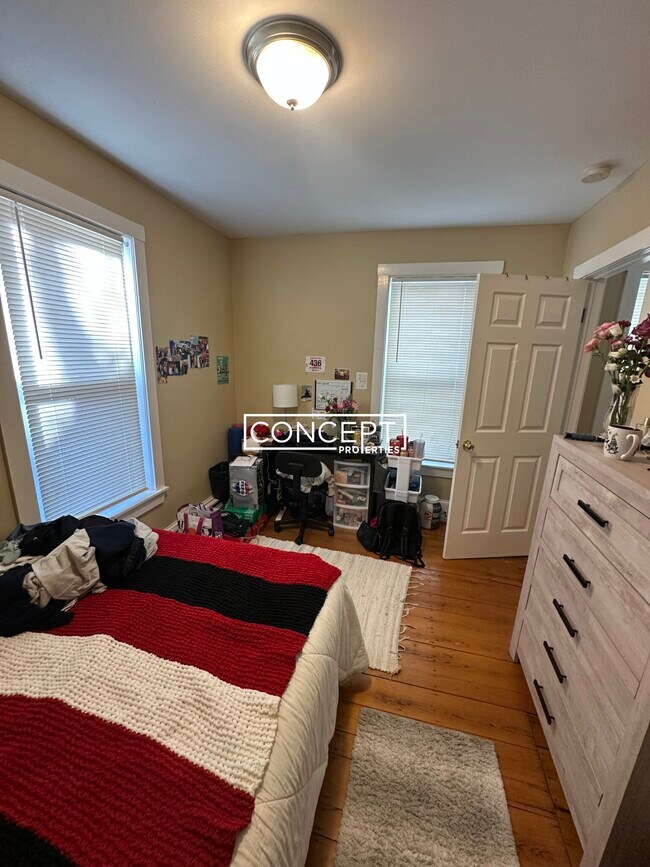 Building Photo - 44A Hillside St. Unit 1