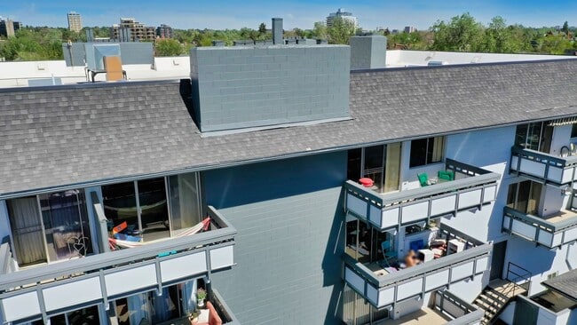 Building Photo - 555 E 10th Ave