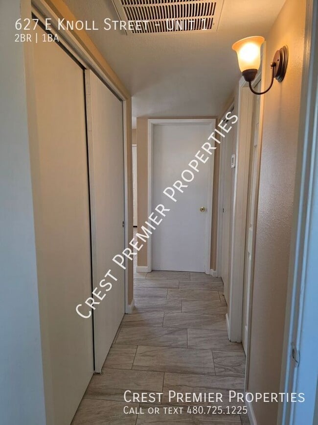 Building Photo - 627 E Knoll St