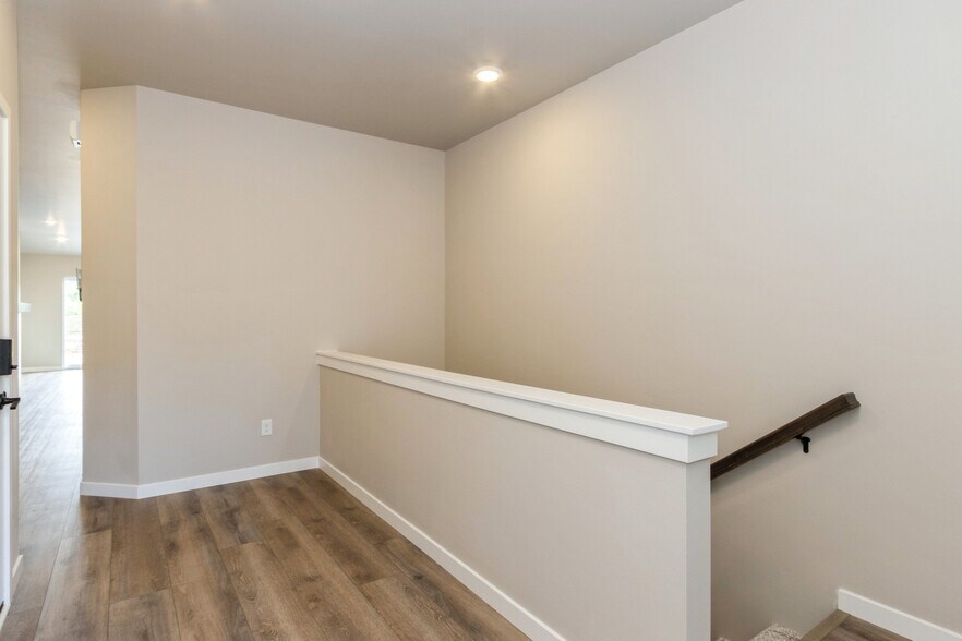 Building Photo - 1025 Switchgrass Ln