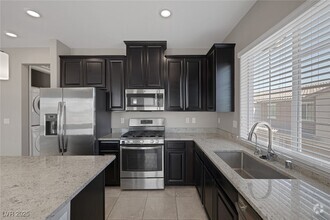 Building Photo - 8493 Insignia Ave