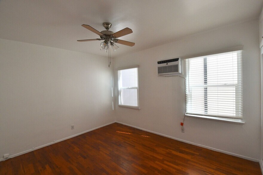 Building Photo - 5220 Radford Ave