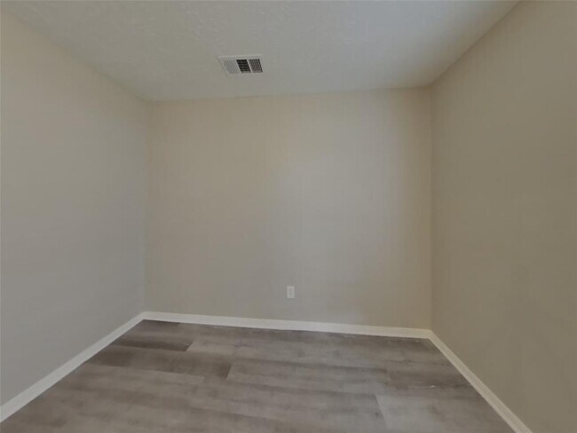 Building Photo - 14811 Cypress Ridge Dr