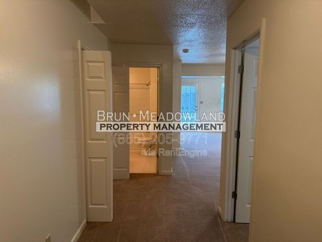 Building Photo - 6523 Doe Creek Way