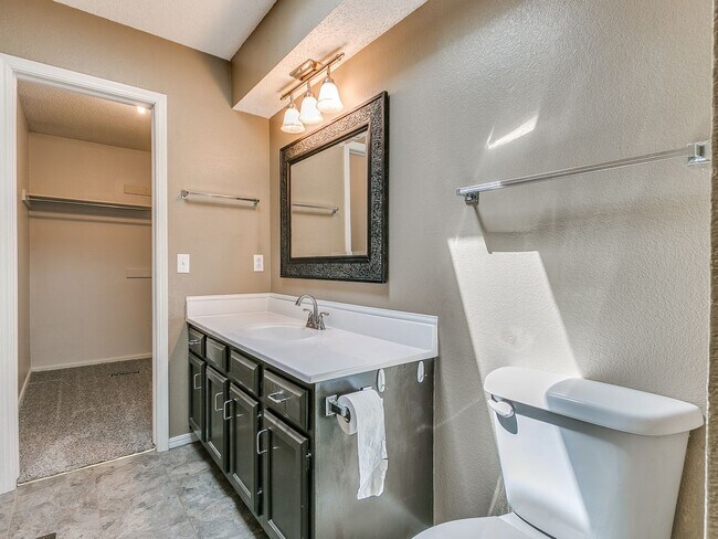 Building Photo - Fair Hill Duplex