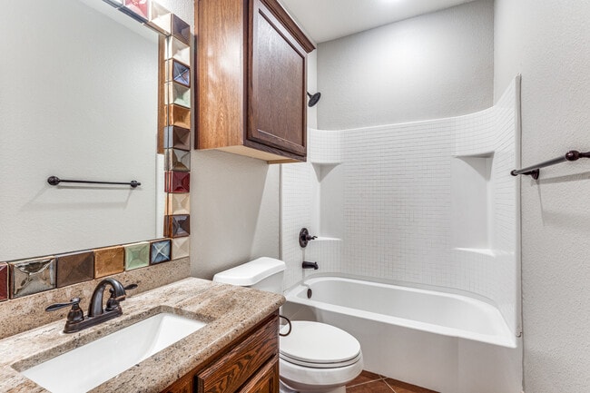 Building Photo - 2712 Merida Ave