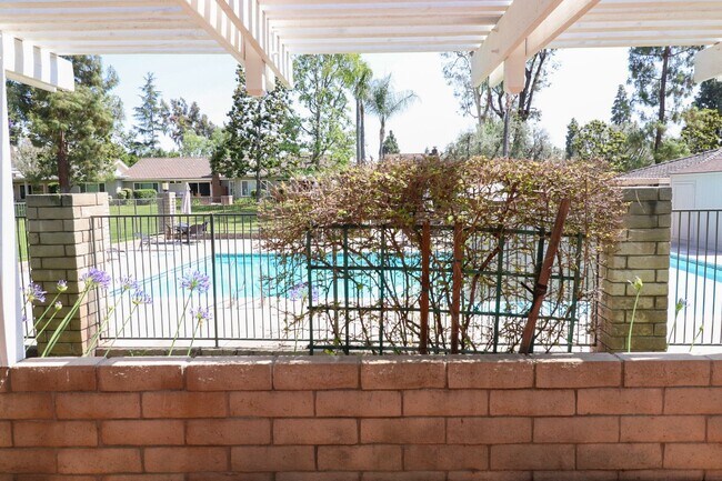 Building Photo - 1050 Pacifica Dr
