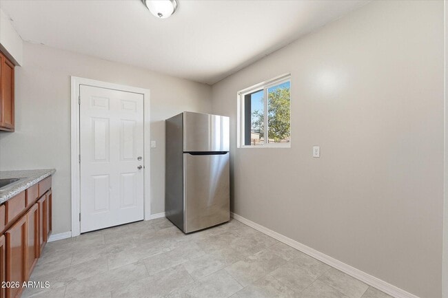 Building Photo - 1202 N 49th Pl