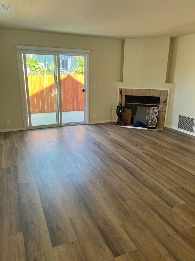 Building Photo - 2674 Christine Oaks