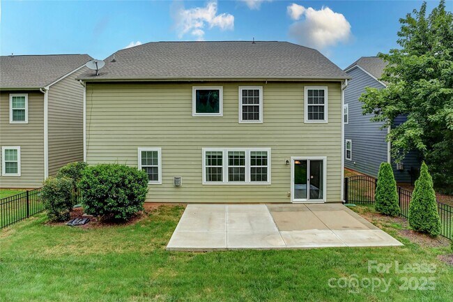 Building Photo - 131 Cherry Bark Dr