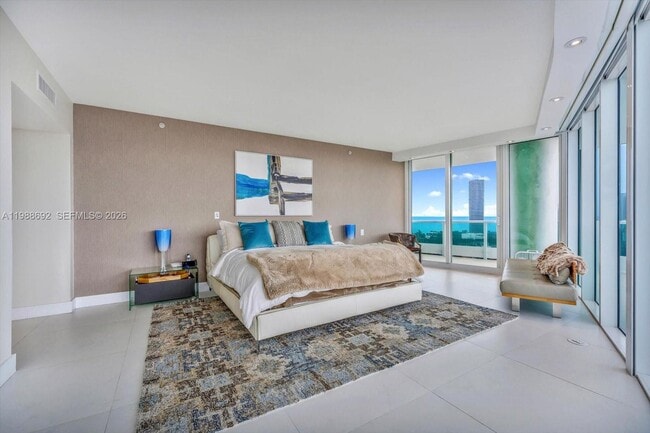 Building Photo - 19955 NE 38th Ct