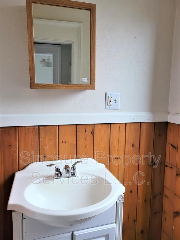 Building Photo - 250 Lark St