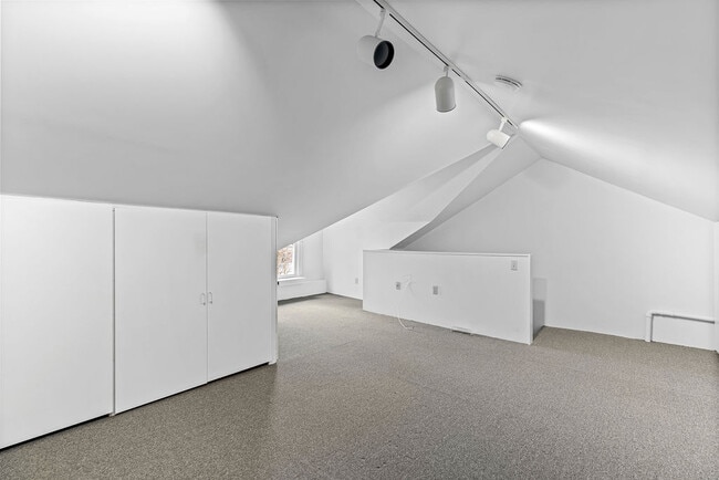 Building Photo - 44 Jordan St