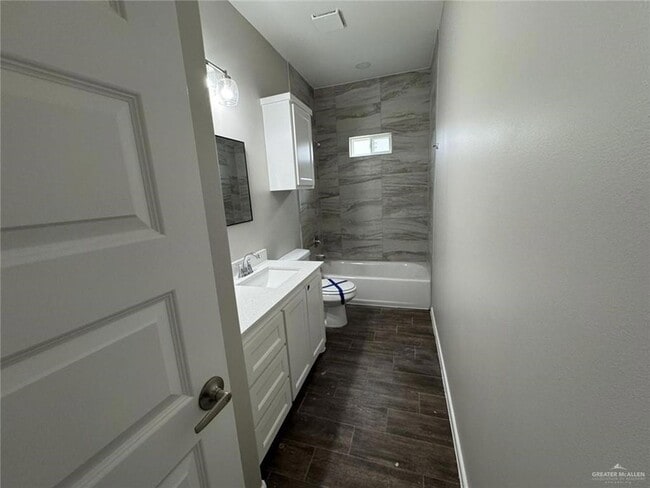 Building Photo - 1601 Molino Dr