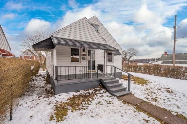 Building Photo - 2802 C St