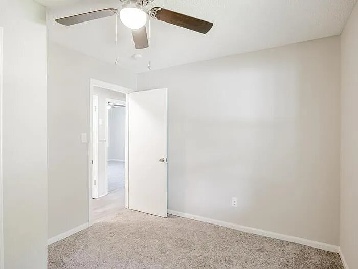 Building Photo - 414 Barclay Ave