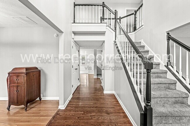 Building Photo - 261 Wyndotte Dr