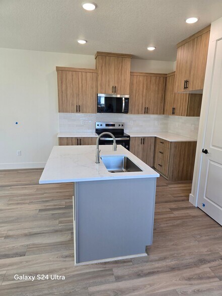 Building Photo - 16122 Barlow Trl Ln