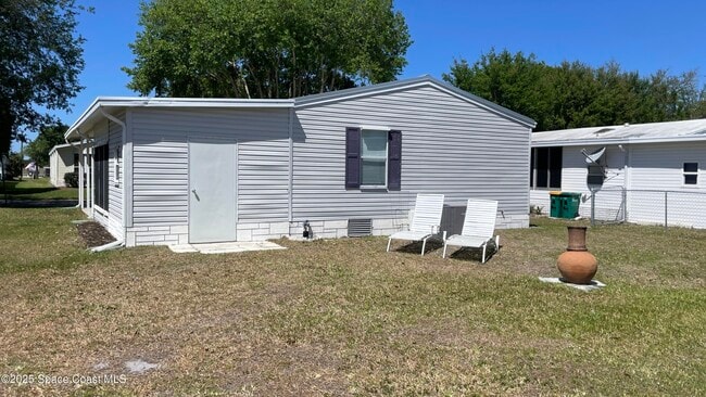 Building Photo - 1204 Calusa Dr