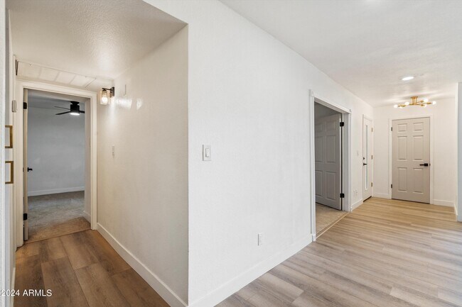 Building Photo - 4608 W Maryland Ave