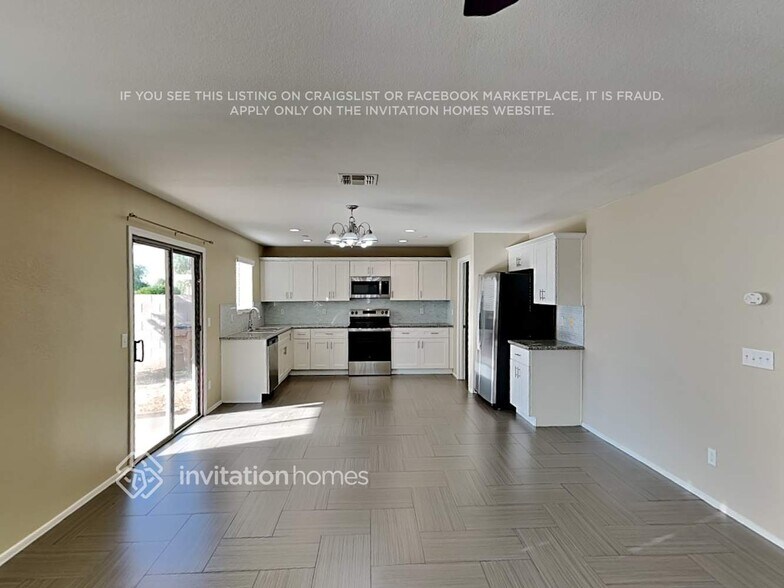 Building Photo - 30546 N Honeysuckle Dr