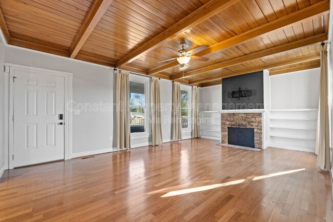 Building Photo - 138 Main St