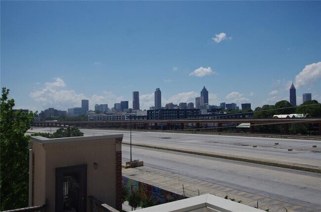 Building Photo - 791 Wylie St SE