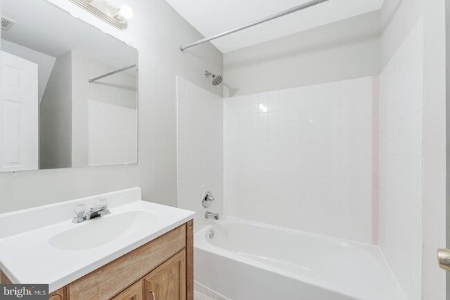 Building Photo - 21765 Tottenham Hale Ct