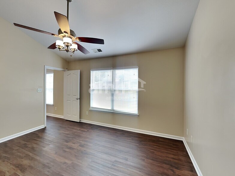 Building Photo - 14919 Jerpoint Abby Dr