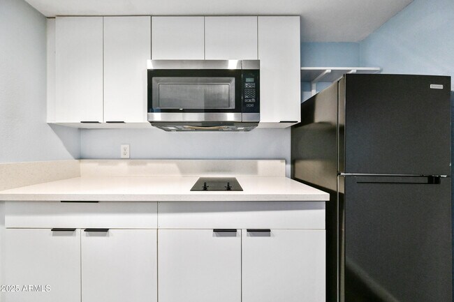 Building Photo - 3025 N 32nd St