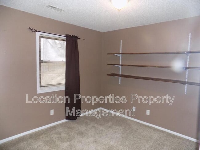 Building Photo - 331 Clayton Ct