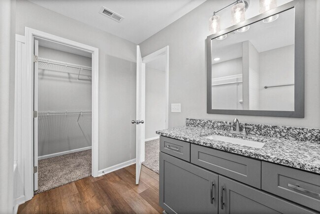 Building Photo - 54 E Fork Dr