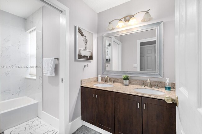 Building Photo - 14972 SW 50th Ct