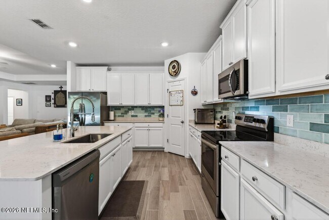 Building Photo - 7212 Calamint Ave