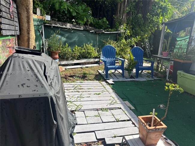 Building Photo - 2375 NE 137th St