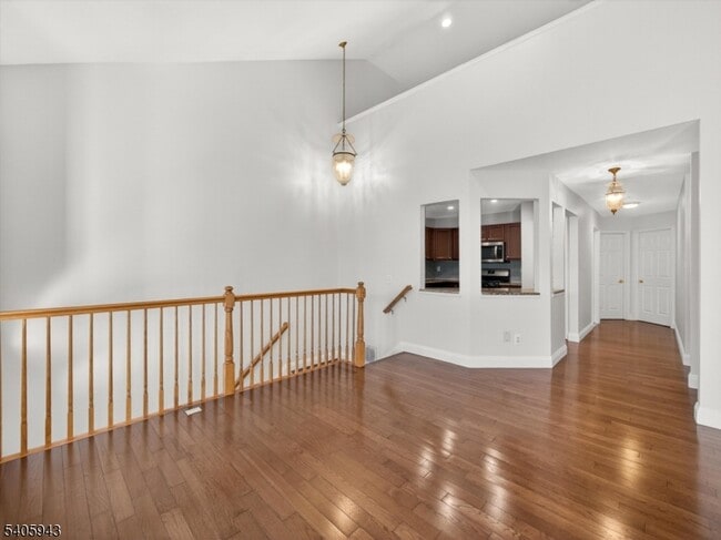 Building Photo - 124 Barclay Dr