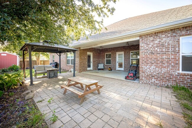 Building Photo - 1013 Silverbell Cv