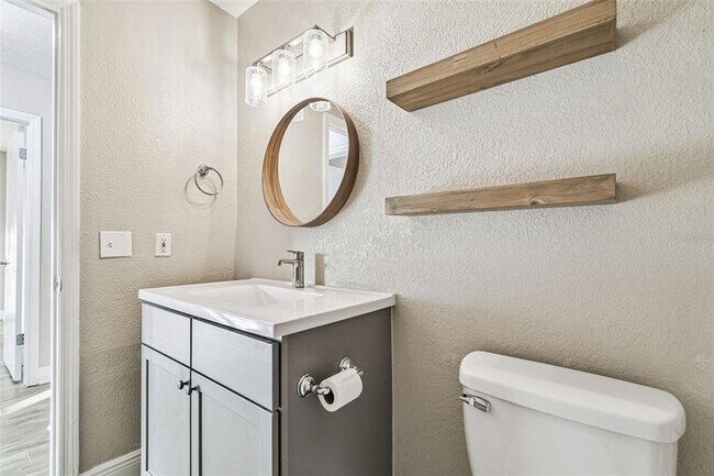 Building Photo - 13691 Orange Sunset Dr