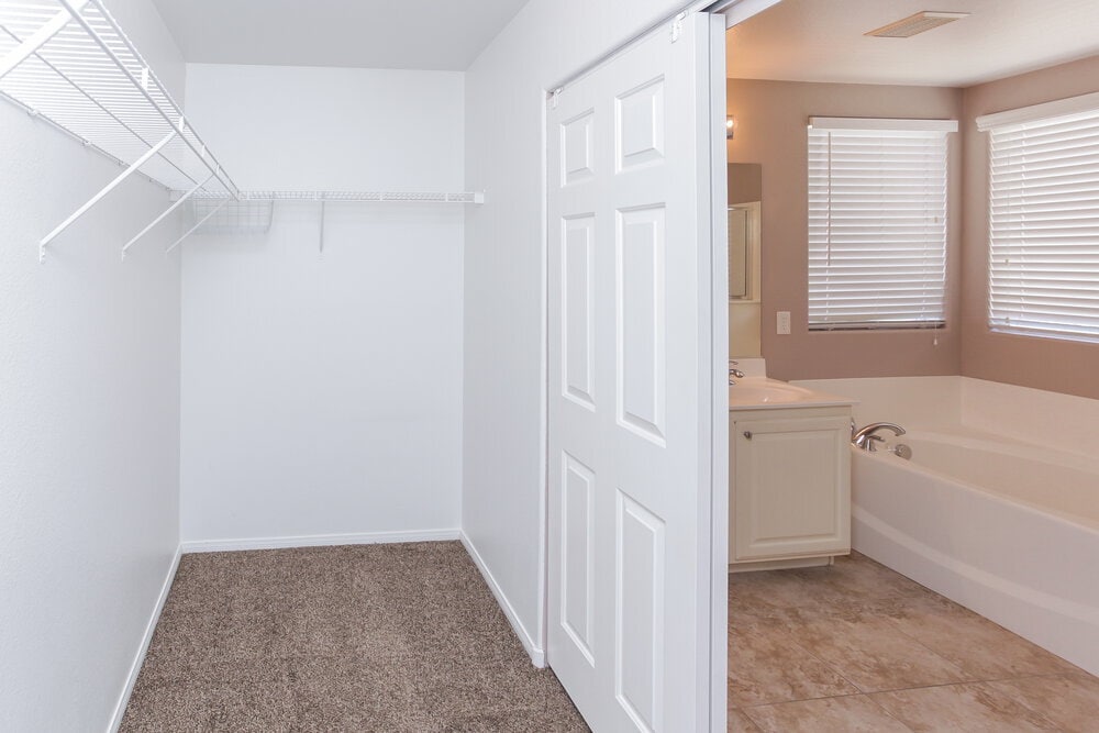 Building Photo - 944 Lucky Bamboo Dr