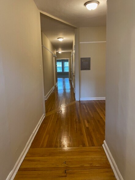 Building Photo - 2534 N Prospect Ave