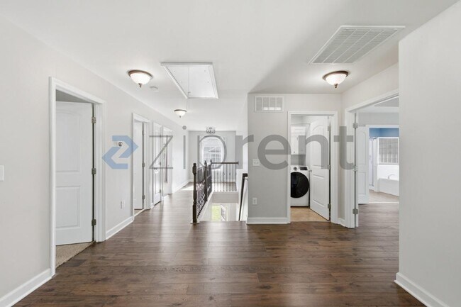 Building Photo - Unit