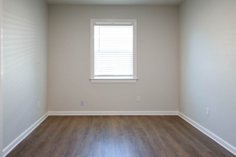 Building Photo - 5094 J E L Dr