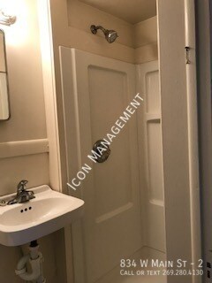 Building Photo - 834 W Main St