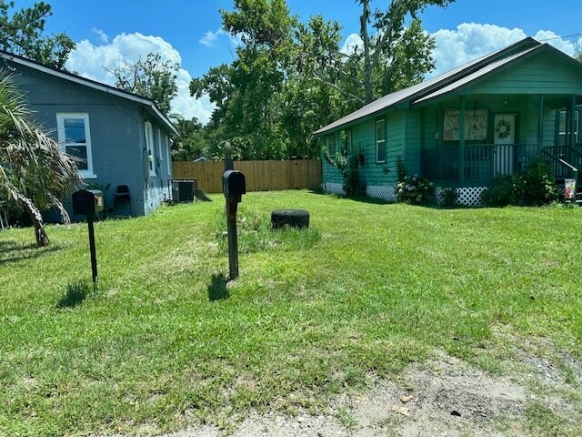 Building Photo - 250 Vernis Ave