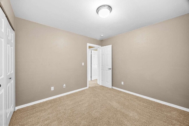 Building Photo - RENTED ~ THIS PROPERTY IS NO LONGER AVAILABLE~ ** This beautiful light filled home offers 4-bedro...